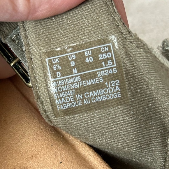 Clarks Sandals Womens Size 9  Brynn Step Gray Camo Shimmery Slingback Strappy - Picture 8 of 8